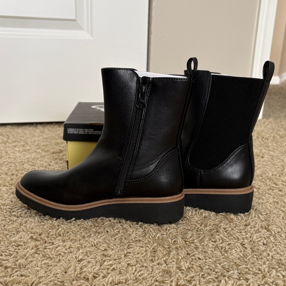 Art Class | Laurel Chelsea Boots (Black) -EUC - Picture 3 of 15